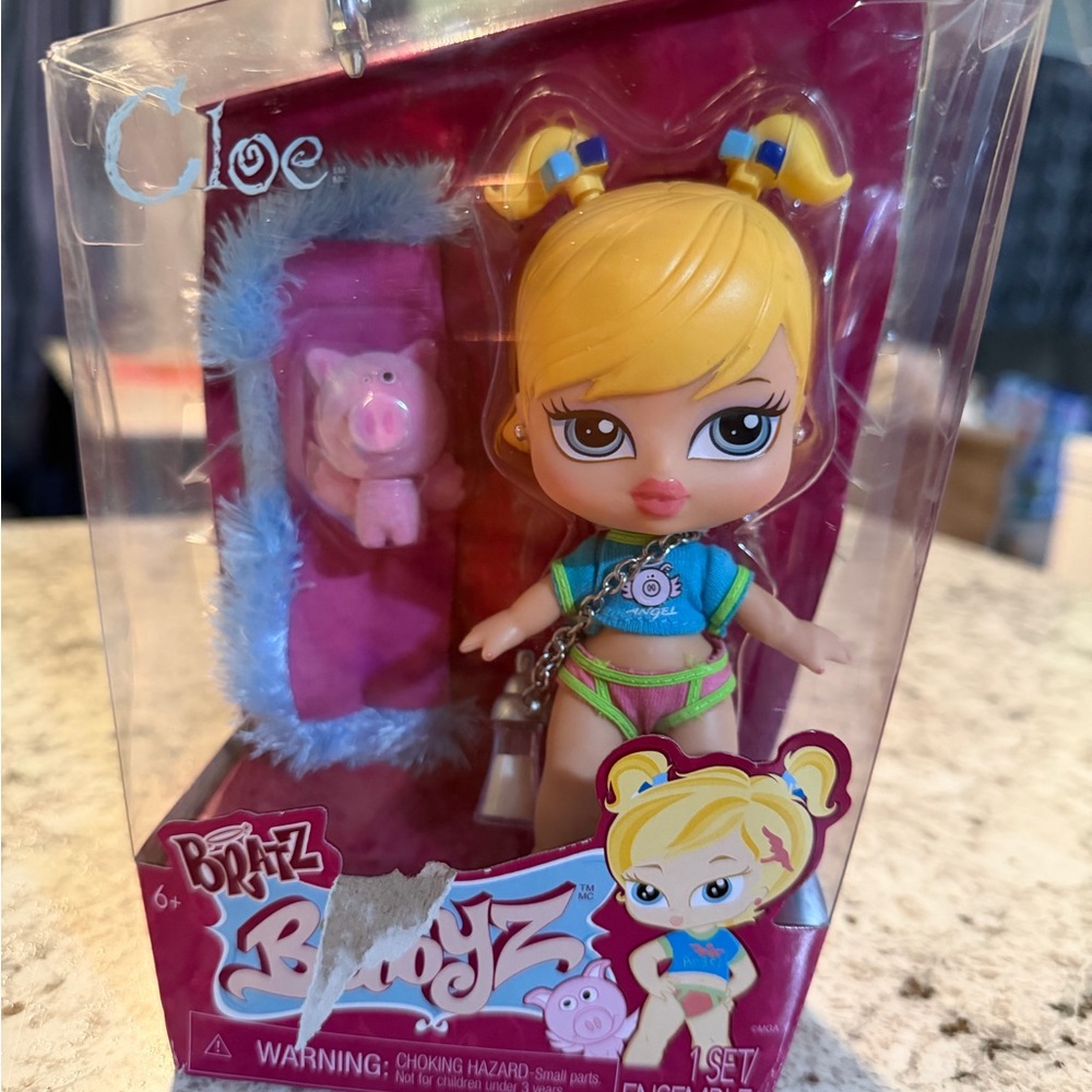Bratz Babyz Cloe Doll with Yellow Hair and Pink Accessories